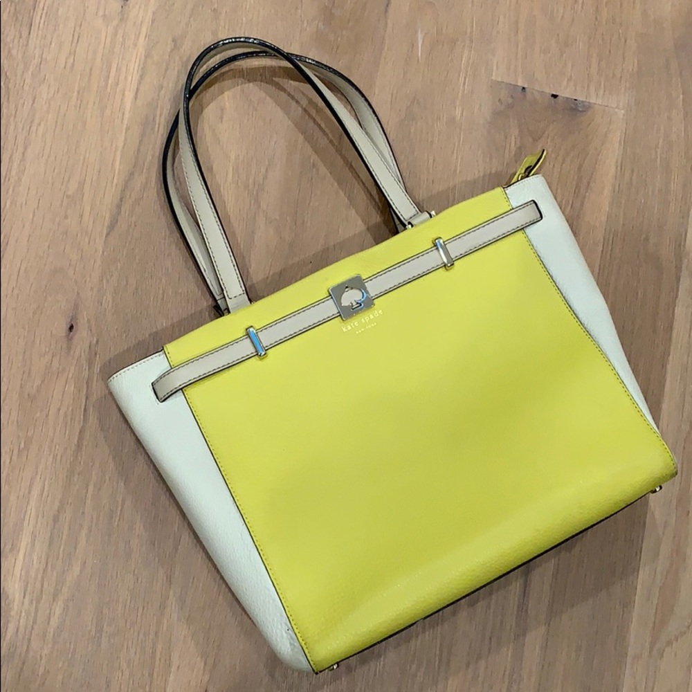 Kate spade lemon and white trapezoidal handbag